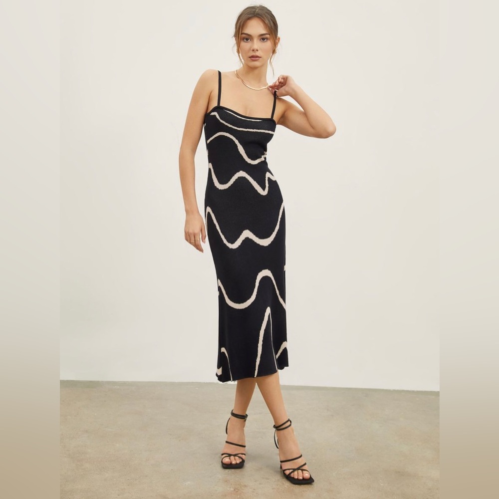 Wavy Print Strap Midi Dress